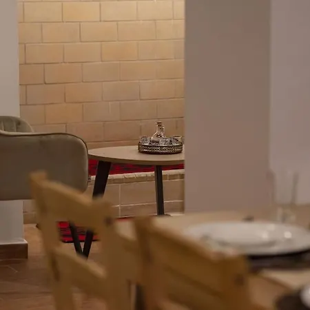 Skaros Semesterbostad *