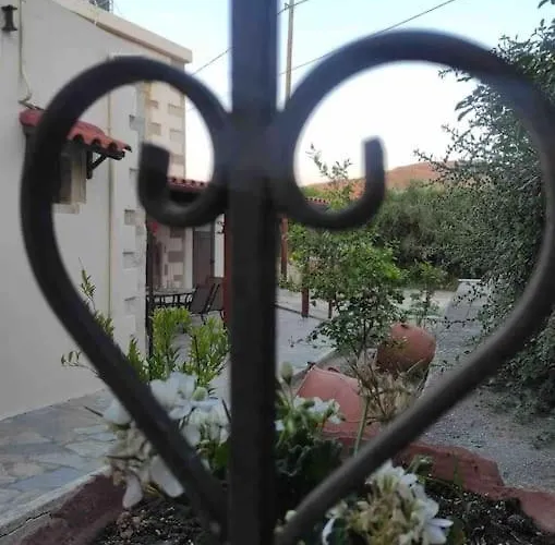 Skaros بيت للعطل *